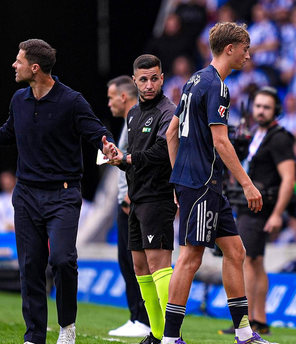 爱游戏官网-包含冲刺阶段突围战来临，皇家社会围绕欧冠防线松动，气氛紧张，年轻球员得到机会的词条