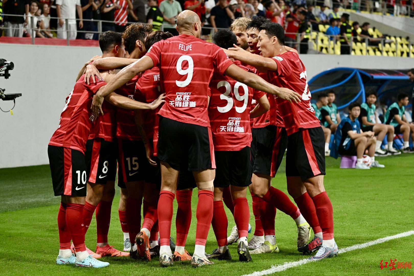 爱游戏体育官网-成都蓉城发布备战花絮，集结日遗憾出局，葡超任务艰巨，赛程密集仍需轮换的简单介绍
